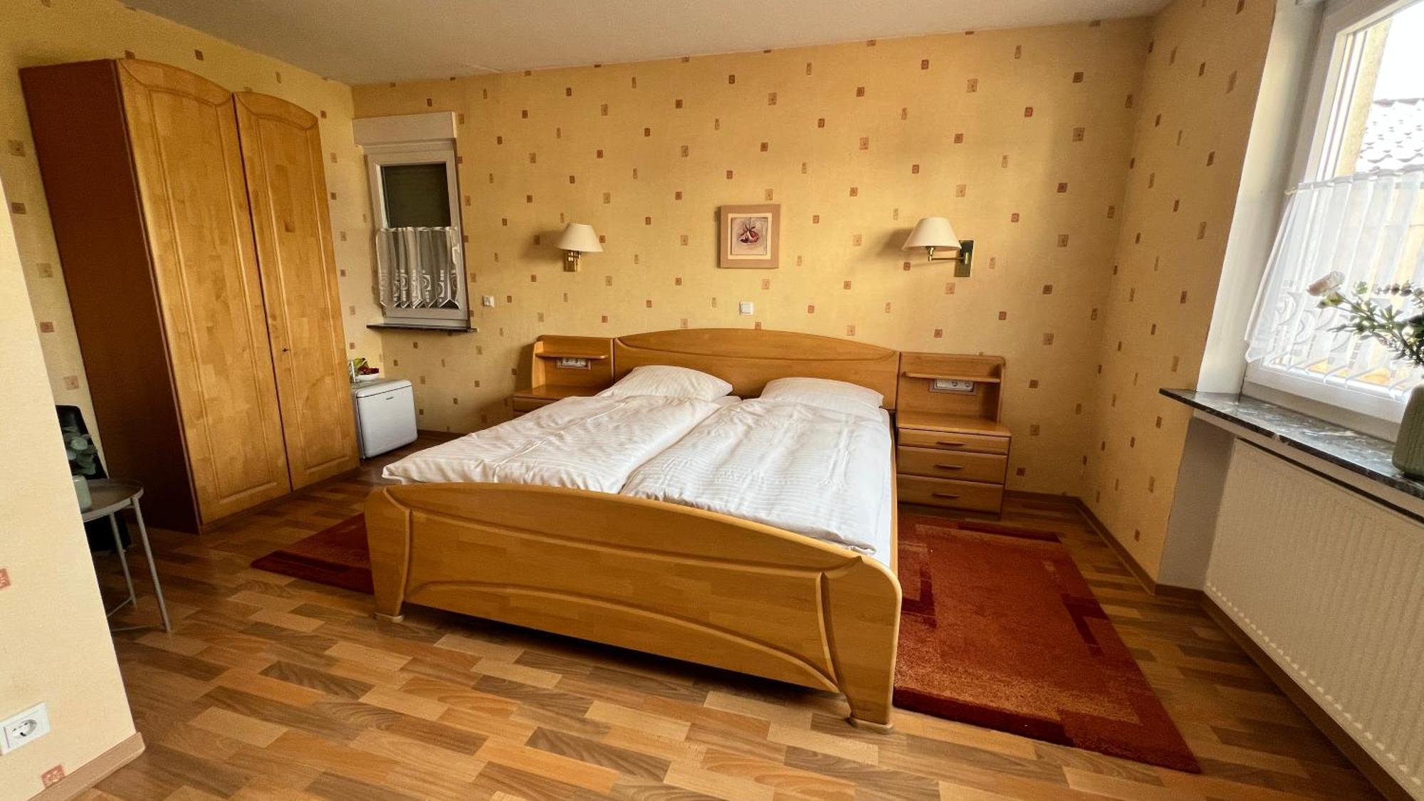Gaestehaus Kliebenstein Saarwellingen Esterno foto